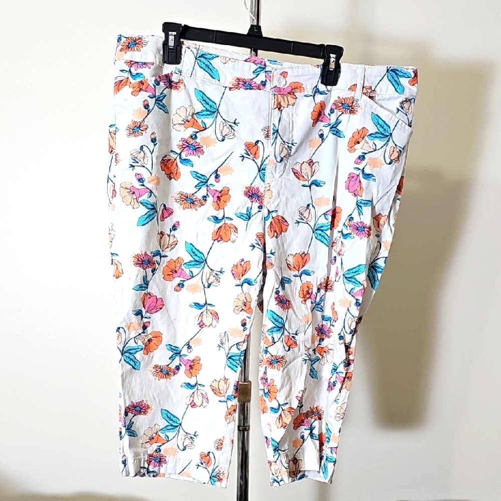 St Johns Bay Capri Pants